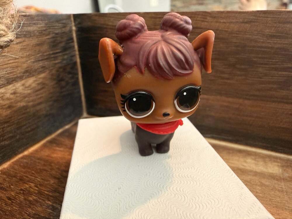 L.O.L. Surprise! Makeover Series Lils Pet Pup in the Woods Figure